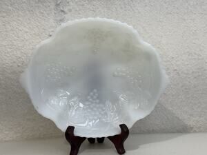 Vintage Anchor Hocking White Milk Glass Serving Bowl Grapes Pattern 10" Oval